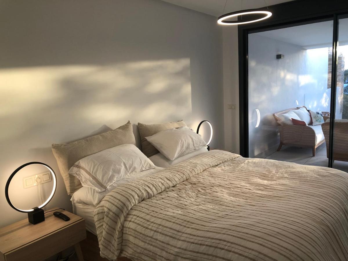 Modern Apartment In Front Of Cabopino Golf 马尔韦利亚 外观 照片