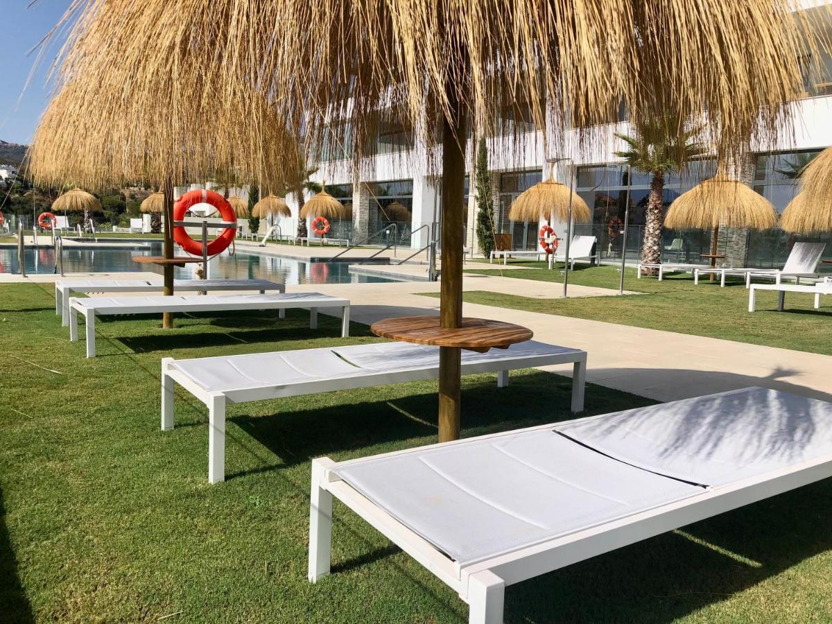 Modern Apartment In Front Of Cabopino Golf 马尔韦利亚 外观 照片